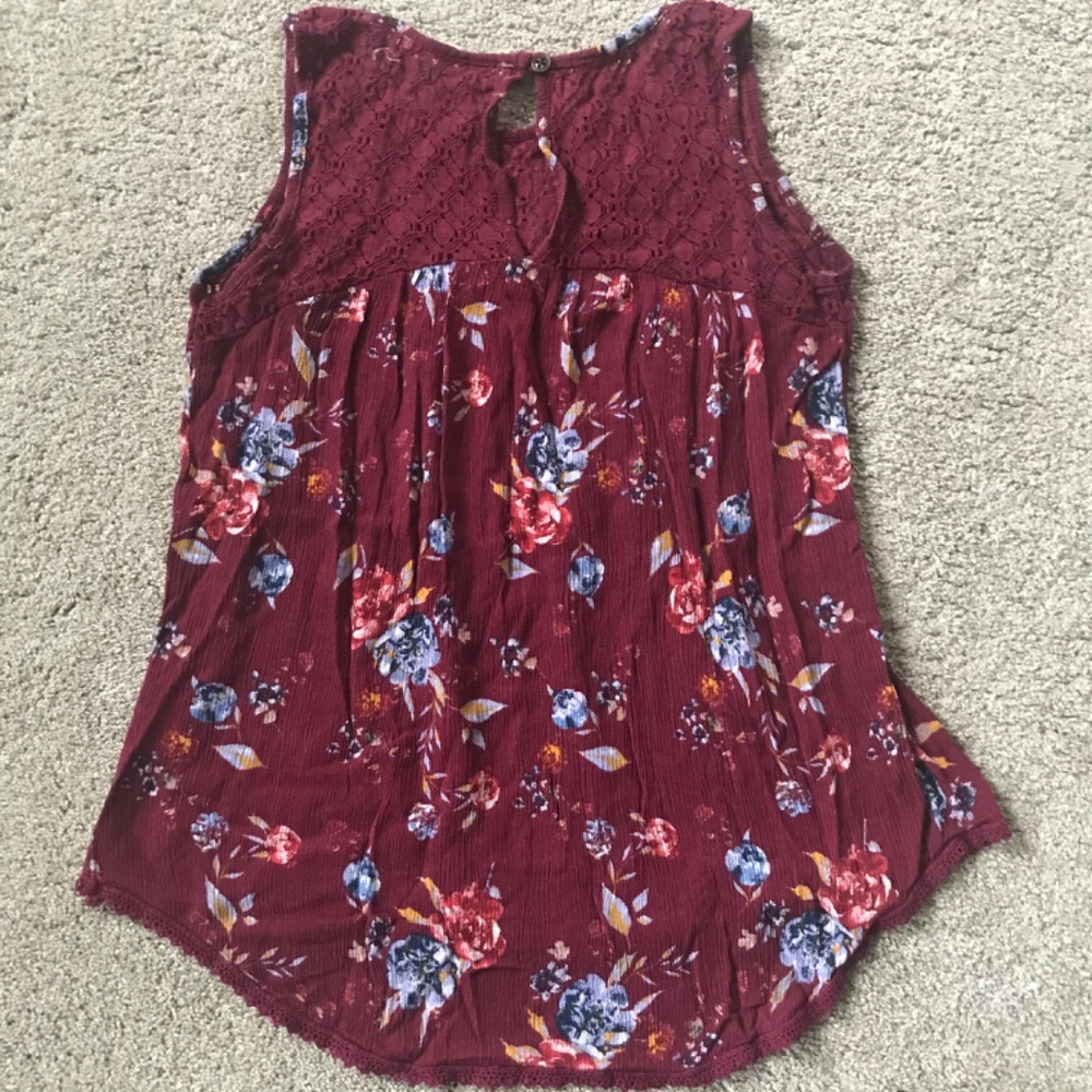 🍒Beautiful Floral Lace Top - Picture 5 of 9